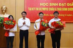Khen thưởng học sinh đoạt giải Kỳ thi Olympic Châu Á - Thái Bình Dương