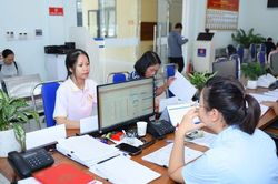 Huế r&uacute;t ngắn thời gian giải quyết hồ sơ nhờ ch&iacute;nh quyền địa phương 2 cấp v&agrave; c&ocirc;ng nghệ số