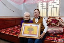 Mẹ Việt Nam anh hùng Nguyễn Thị Duân-ký ức còn mãi với thời gian