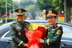 Đại tướng Nguyễn T&acirc;n Cương chủ tr&igrave; lễ đ&oacute;n Tham mưu trưởng Lực lượng Vũ trang Philippines