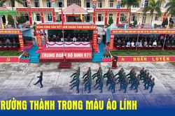 Trưởng th&agrave;nh trong m&agrave;u &aacute;o l&iacute;nh