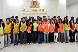 Khởi tố 18 đối tượng trong đường dây quảng bá website cờ bạc trực tuyến