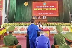 Đ&ocirc;i 'bạn nghiện' c&ugrave;ng l&atilde;nh &aacute;n
