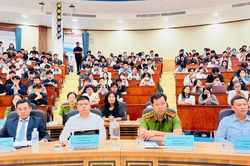 Phát động chương trình 'Sinh viên chung tay vì giao thông xanh'