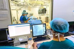 Cứu sống bệnh nh&acirc;n nhồi m&aacute;u cơ tim hiếm gặp, tắc 2 nh&aacute;nh mạch v&agrave;nh c&ugrave;ng l&uacute;c