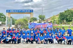 Gieo 'hạt giống đỏ' nơi học đường v&ugrave;ng cao