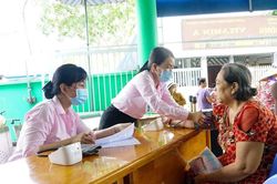 Kh&aacute;m sức khỏe định kỳ miễn ph&iacute; cho học sinh v&agrave; người d&acirc;n TPHCM