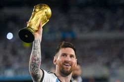 World Cup đặc biệt của Messi, Ronaldo và Ochoa