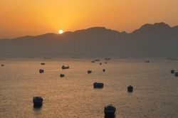 94 ngày phong tỏa eo biển Hormuz: Khi huyết mạch năng lượng thế giới vẫn chưa thể 'hồi sinh'