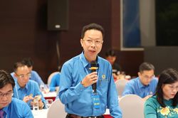 Ph&aacute;t huy vai tr&ograve; 'l&aacute; chắn ph&aacute;p l&yacute;' của C&ocirc;ng đo&agrave;n trong bảo vệ người lao động