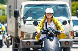 Miền Bắc nắng nóng đỉnh điểm, chiều tối có mưa dông