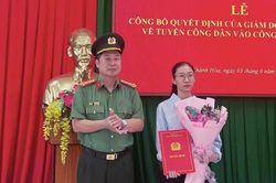 Tuyển vợ thiếu t&aacute; Nguyễn Xu&acirc;n Hải v&agrave;o ng&agrave;nh C&ocirc;ng an