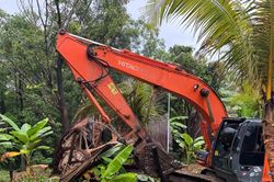 Cưỡng chế tháo dỡ khu du lịch trái phép trên đỉnh núi ở Phú Quốc