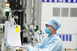Sản xuất công nghiệp tăng mạnh, hơn 142.000 doanh nghiệp gia nhập thị trường