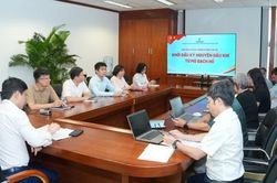 [Ch&ugrave;m ảnh] Đảng bộ Bộ m&aacute;y QL&ĐH Petrovietnam sinh hoạt chi bộ với chủ đề: 'Khởi đầu kỷ nguy&ecirc;n dầu kh&iacute; từ mỏ Bạch Hổ'