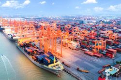 Kim ngạch xuất nhập khẩu vượt 445 tỷ USD sau 5 th&aacute;ng