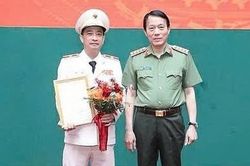 Giám đốc Công an Sơn La Nguyễn Minh Tuấn được thăng cấp bậc hàm Thiếu tướng