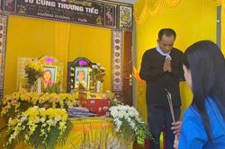 Người đàn ông chết lặng sau cuộc gọi lúc 18h: 'Bố ơi! Mẹ và em mất rồi'