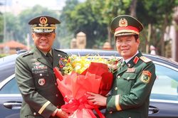 Đại tướng Nguyễn Tân Cương hoan nghênh Philippines tham gia triển lãm quốc phòng