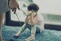 Thông tin ban đầu vụ việc cháu bé tử vong do bị mẹ kế bạo hành ở Quảng Ninh