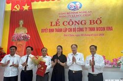 Đảng ủy xã Đức Châu công bố quyết định thành lập Chi bộ Công ty TNHH Wooin Vina