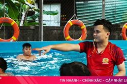 Tôi là huấn luyện viên dạy bơi miễn phí