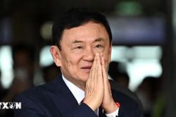Cựu Thủ tướng Thái Lan Thaksin được chấm dứt quản chế trước thời hạn