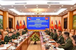 Việt Nam - Philippines tăng cường hợp tác quốc phòng