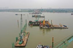 Hà Nội chốt tiến độ giải phóng mặt bằng 9 cầu vượt sông Hồng, sông Đuống