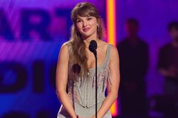Taylor Swift đã mất đi một kỷ lục quan trọng