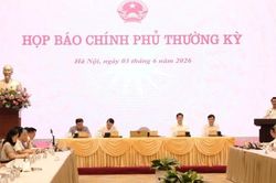 Họp b&aacute;o Ch&iacute;nh phủ th&aacute;ng 5: Sản xuất c&ocirc;ng nghiệp l&agrave; động lực tăng trưởng chủ yếu