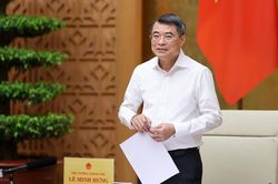 Thủ tướng y&ecirc;u cầu ổn định thanh khoản ng&acirc;n h&agrave;ng, giữ mặt bằng l&atilde;i suất v&agrave; th&uacute;c đẩy thị trường vốn