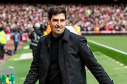 Andoni Iraola và triết lý pressing: Sứ mệnh tái sinh 'ngọn lửa' rực lửa tại Anfield