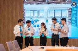 'Đất nước cần nhà khoa học, người trẻ cần điều gì?'
