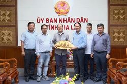 Chủ tịch UBND tỉnh Phạm Anh Tuấn tiếp và làm việc với Giáo sư Đàm Thanh Sơn