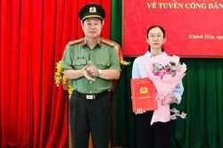 Vợ Thiếu tá Nguyễn Xuân Hải được tuyển vào lực lượng Công an nhân dân