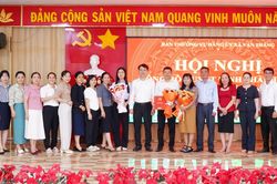 C&ocirc;ng bố quyết định th&agrave;nh lập Chi bộ Trạm Y tế x&atilde; Vạn Thắng