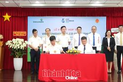 Vietcombank v&agrave; cơ quan Thuế hợp t&aacute;c hỗ trợ hộ kinh doanh chuyển đổi số