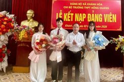 03 học sinh Trường THPT Hồng Quang được kết nạp Đảng