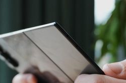 Galaxy Z Fold8: Trọng lượng siêu nhẹ 201 gram và nâng cấp sạc nhanh 45W