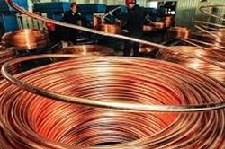 Gi&aacute; đồng giảm xuống mức 13.980,50 USD/tấn sau khi chạm đỉnh hai tuần