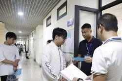 Thi v&agrave;o lớp 10 c&aacute;c trường THPT chuy&ecirc;n: 3.759 th&iacute; sinh ho&agrave;n th&agrave;nh b&agrave;i thi, 13 th&iacute; sinh vắng thi