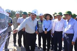 Tăng tốc thi c&ocirc;ng, đẩy nhanh giải ng&acirc;n vốn đầu tư c&ocirc;ng c&aacute;c dự &aacute;n giao th&ocirc;ng trọng điểm