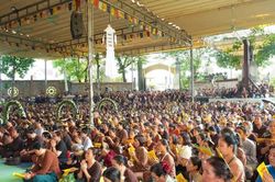 Hàng ngàn người tham dự pháp hội cầu siêu hương linh thai nhi, sản nạn tại chùa Tân Hải (TP.Hà Nội)