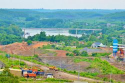 Cầu Hiếu Liêm đã nối liền đôi bờ sông Đồng Nai, đang hoàn thiện các hạng mục cuối