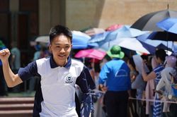 Hà Nội: Trường chuyên đầu tiên công bố điểm xét tuyển vào 10