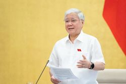 Phó Chủ tịch Thường trực Quốc hội Đỗ Văn Chiến chủ trì họp giao ban với Thường trực các cơ quan của Quốc hội