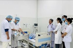 TP. Hồ Ch&iacute; Minh: N&acirc;ng cao chất lượng kh&aacute;m chữa bệnh để ph&aacute;t triển du lịch y tế