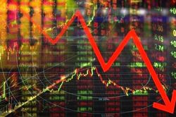 Giảm 7 phi&ecirc;n li&ecirc;n tiếp, VN-Index lao dốc về 1.819 điểm