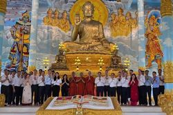 Tập đoàn Viettel thăm chùa Đại Phước tại Myanmar